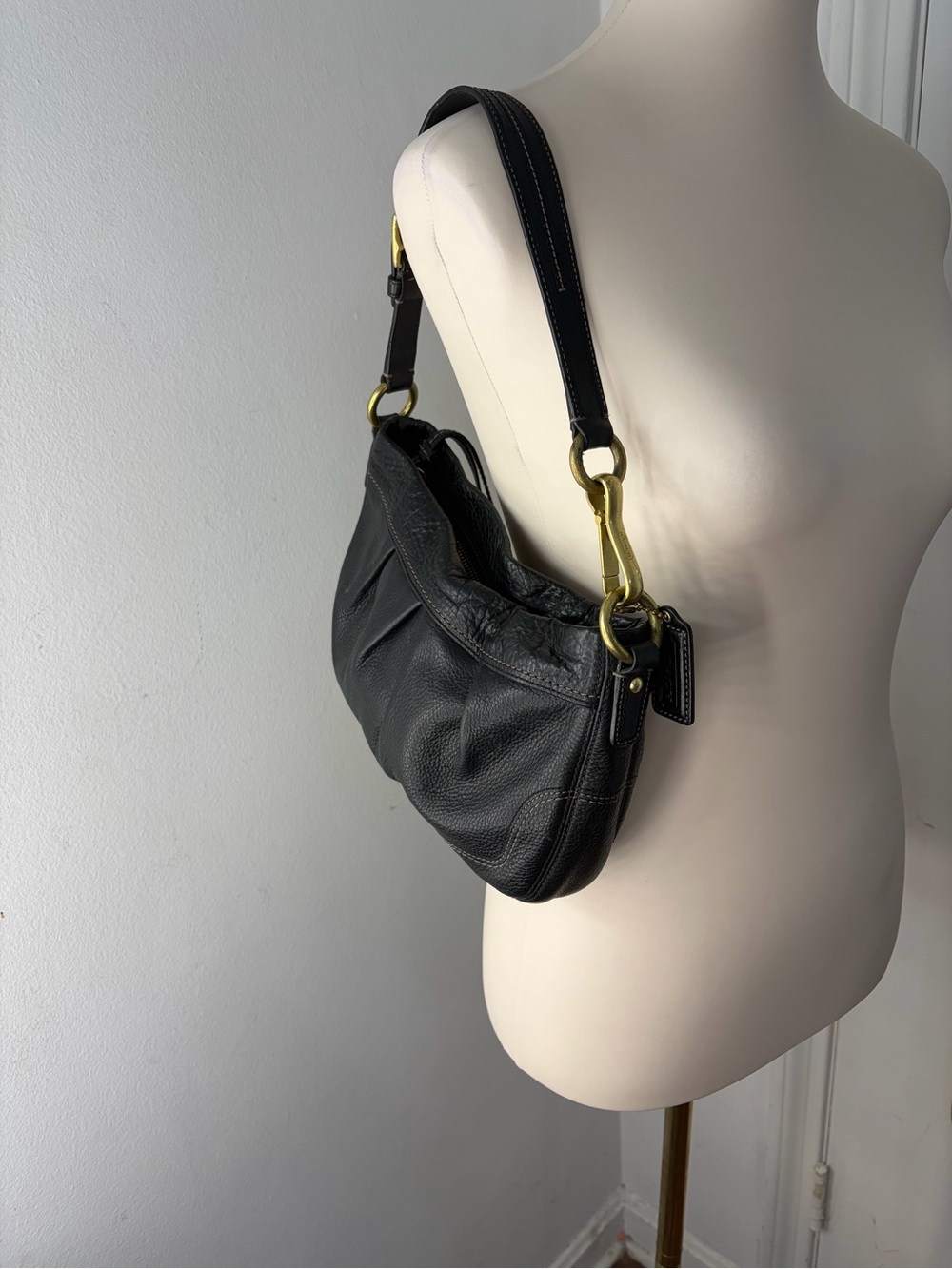 Coach Y2k Hampton Leather Shoulder Bag with Brass Hardware